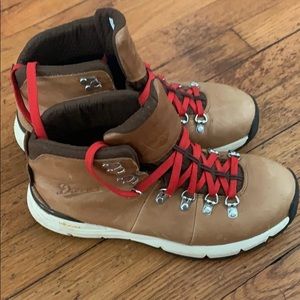 Danger  Women's Mountain 600 4.5" Saddle Tan